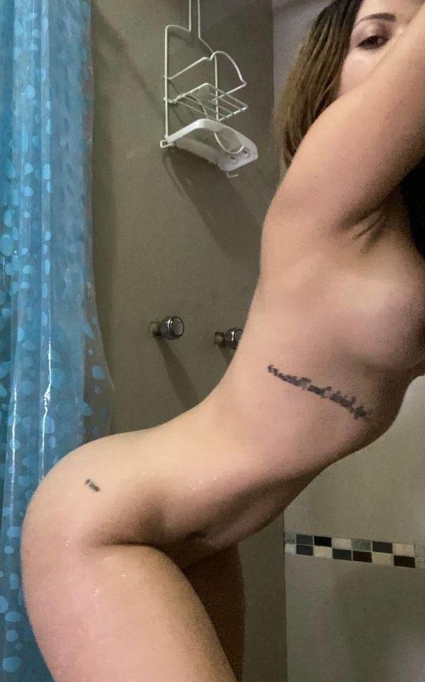 25P Genesis Muneton nude