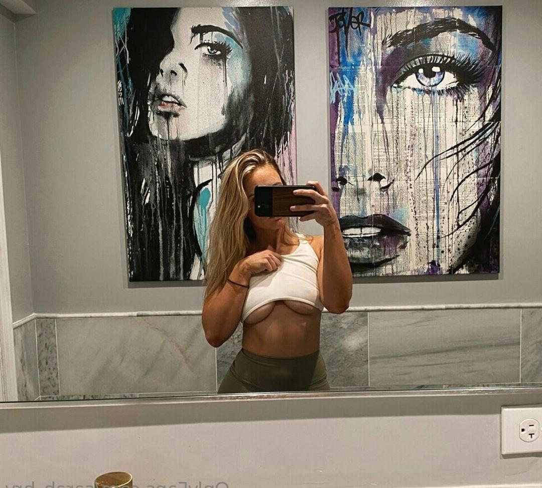 25P Sarah Hryniewicz nude