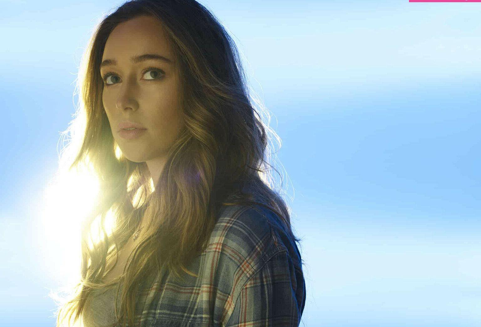 25P Alycia Debnam Carey nude