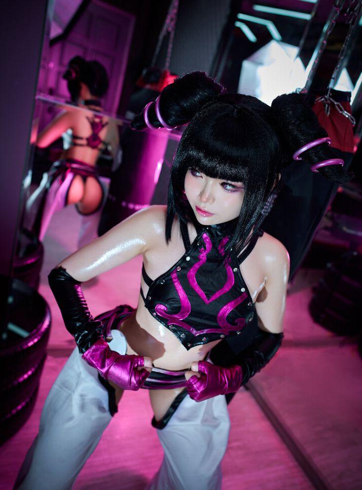 25P ZinieQ Cosplayer nude