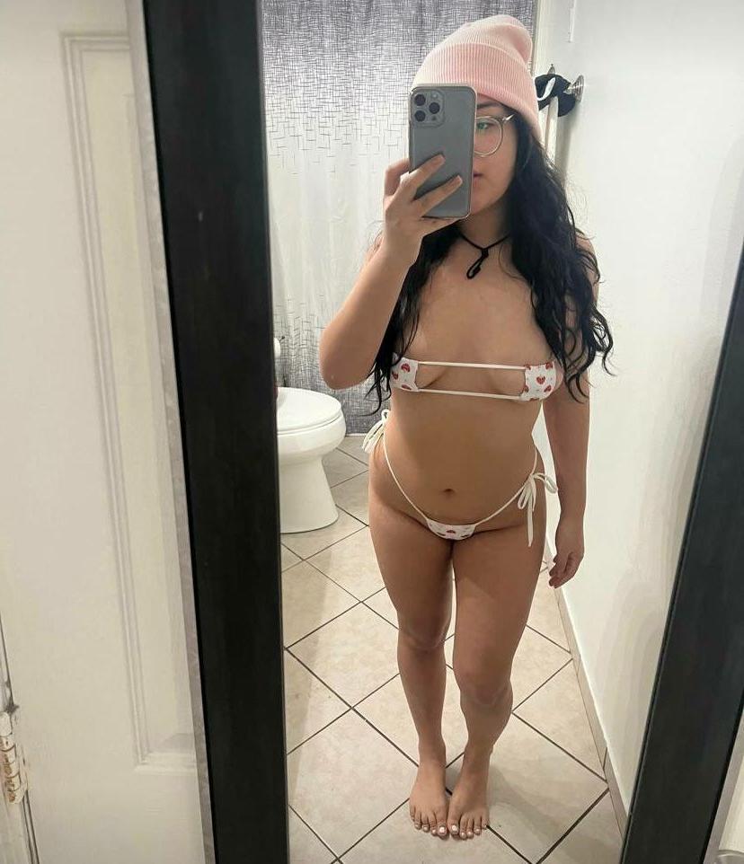25P Villeyani nude