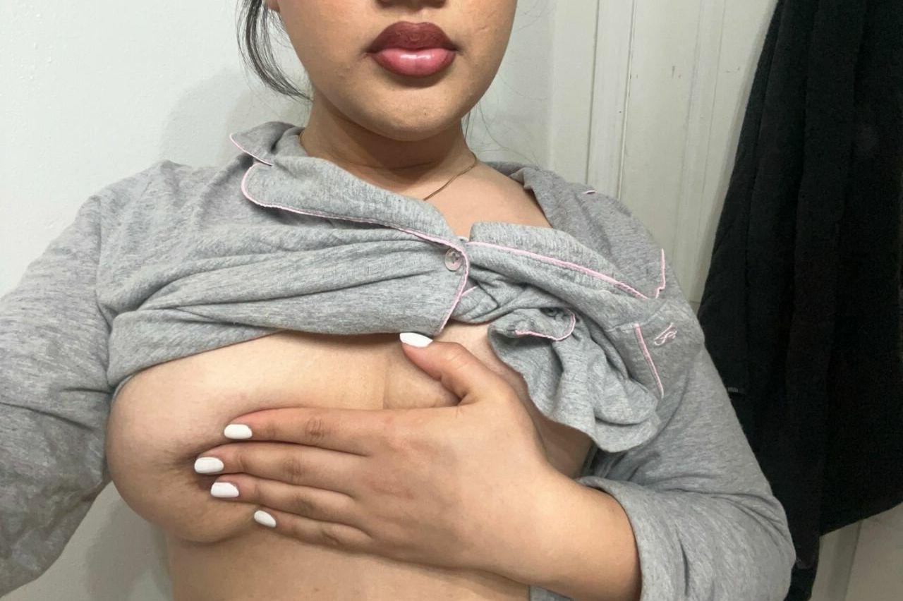 25P Villeyani nude