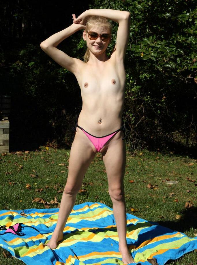 25P Hannah Hays nude