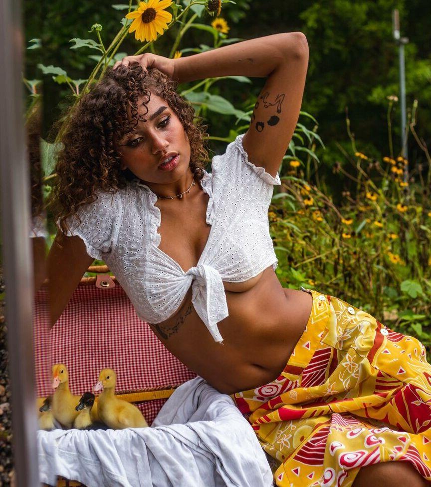 16P Salah Brooks nude