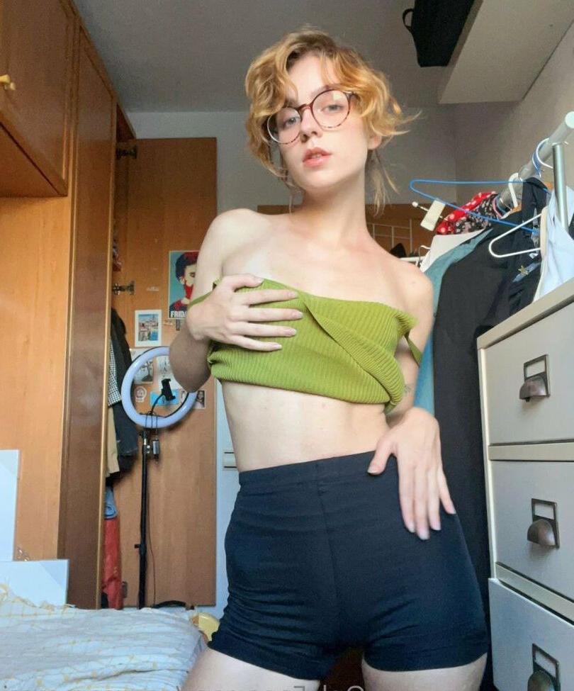 25P Cora Rossi nude