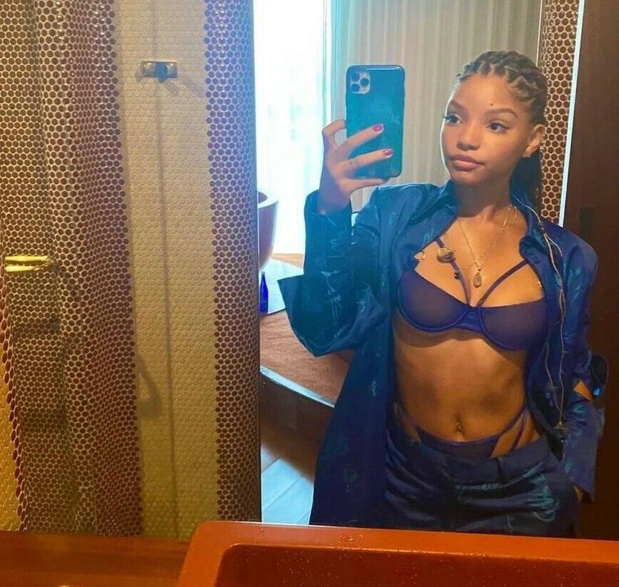 25P Halle Bailey nude