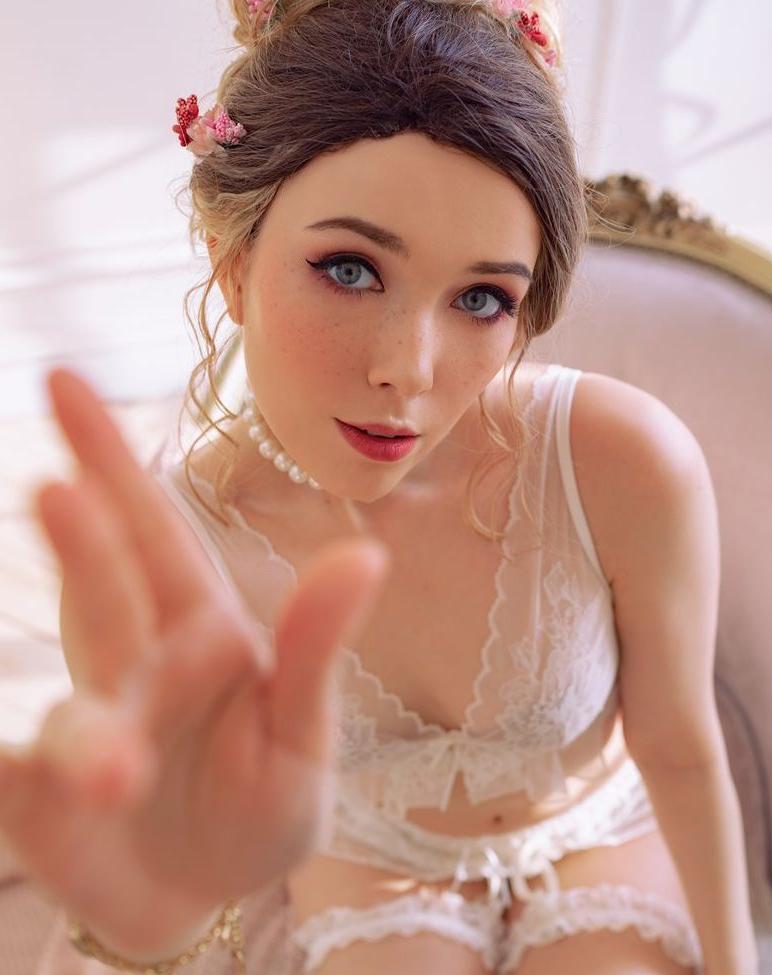 20P Helen Stifler nude
