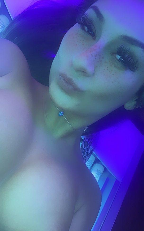 25P Lauren Hunt nude
