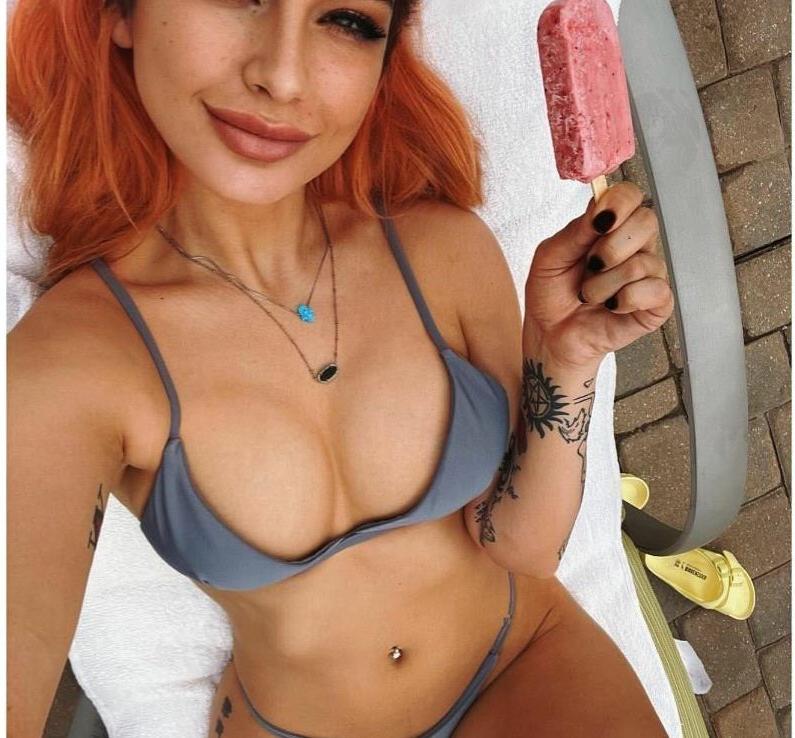 25P Lauren Hunt nude