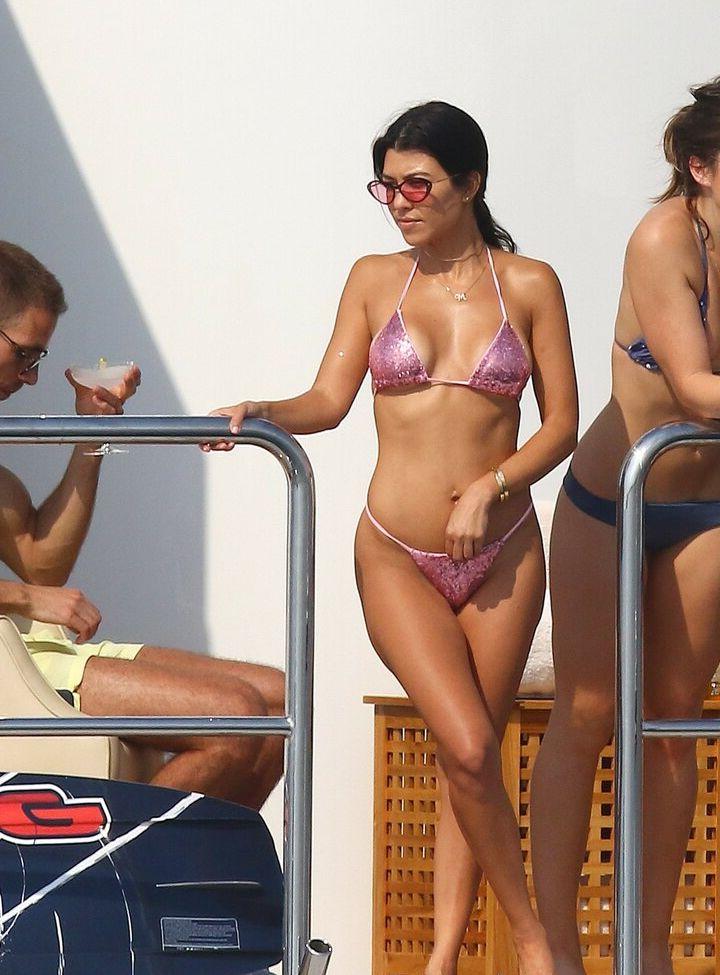25P Kourtney Kardashian nude