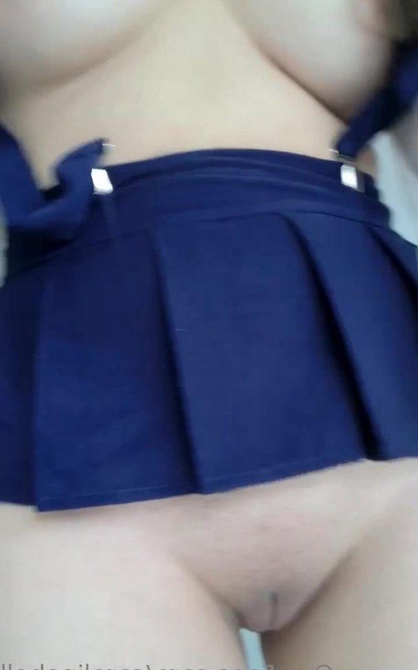 25P Carolina Bell nude