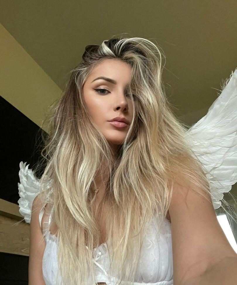 25P Polina Sitnova nude