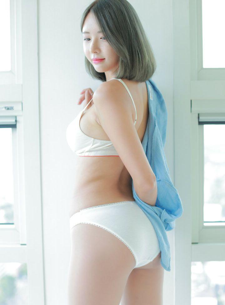 25P Habin nude