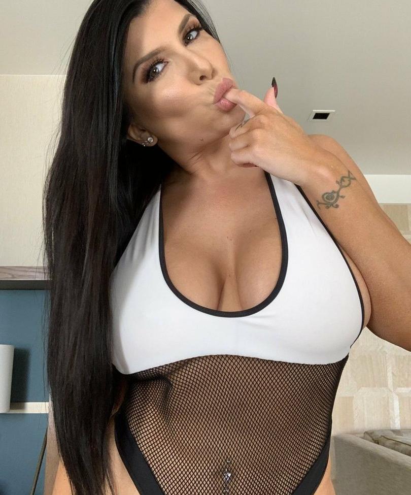 25P Romi Rain nude