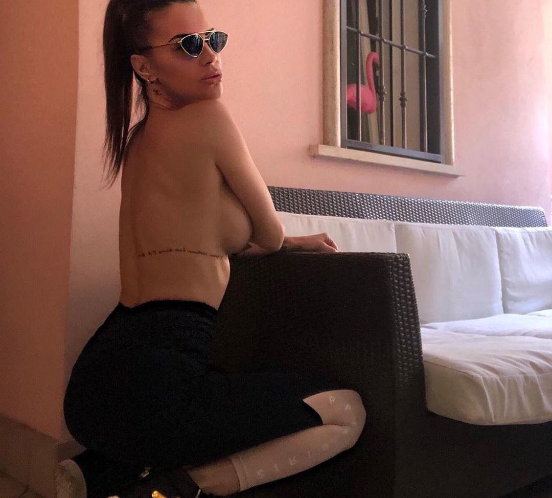 25P Antonella Mosetti nude