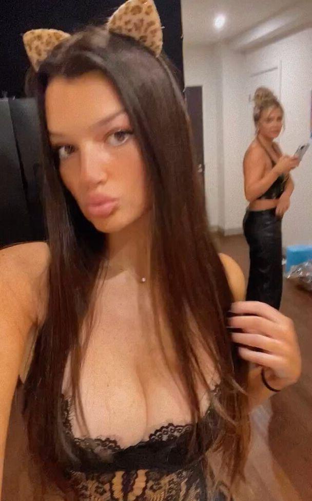 25P Molly Rose nude