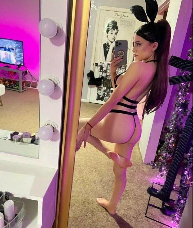 18P Paige Niemann nude
