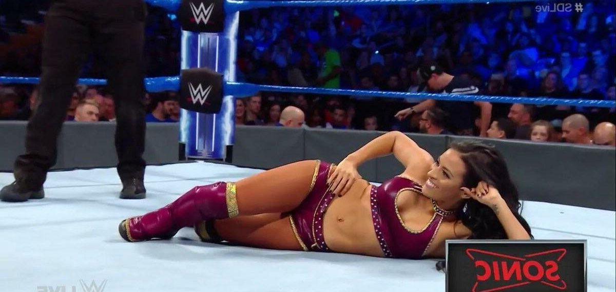 25P Zelina Vega nude