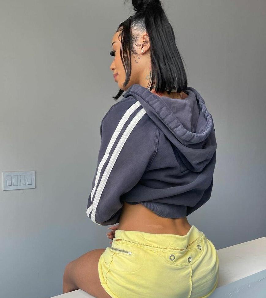 25P Coi Leray nude