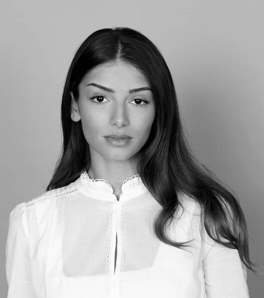 25P Mimi Keene nude