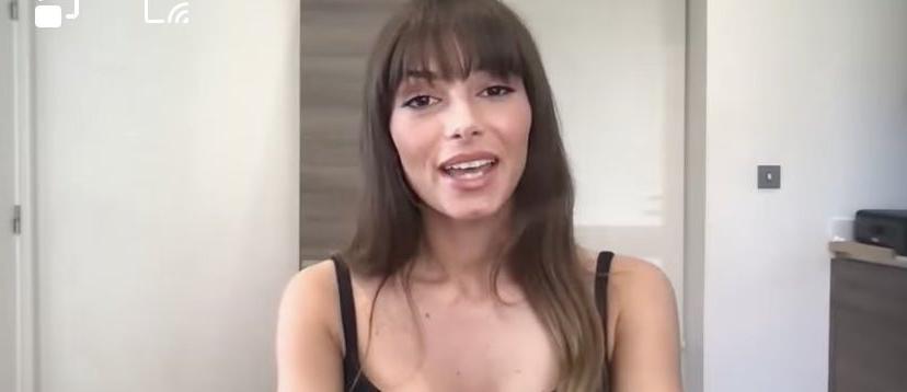 25P Mimi Keene nude