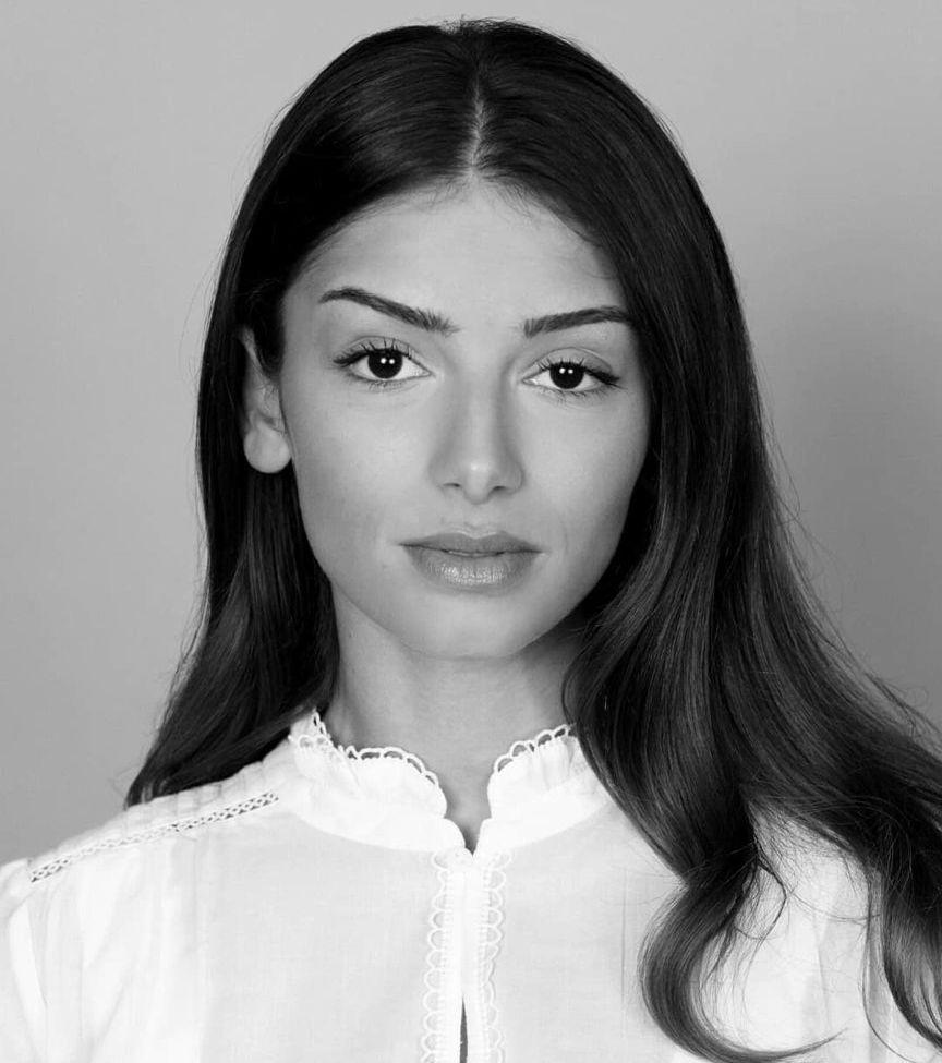 25P Mimi Keene nude