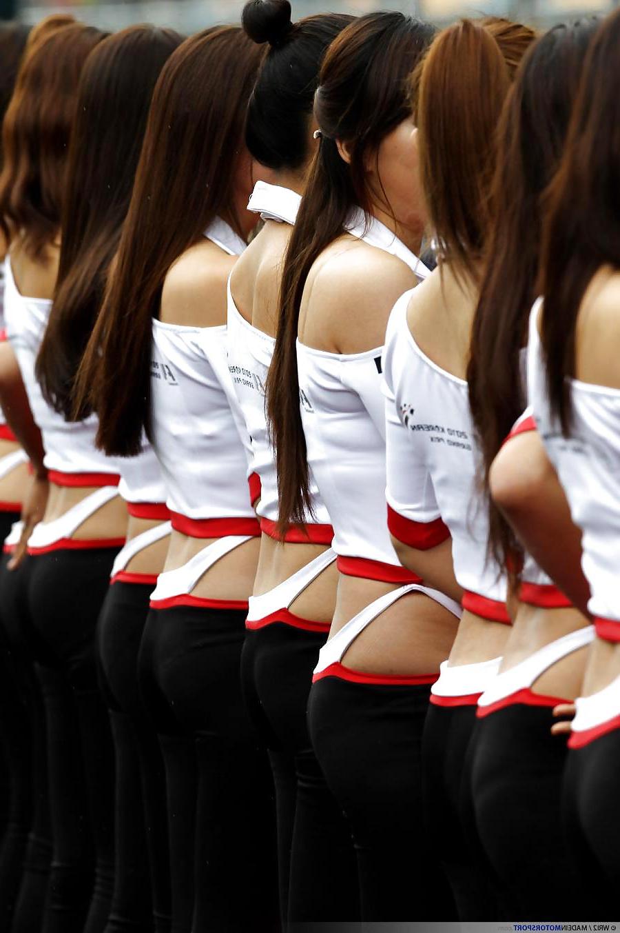 25P F1 Pit Babes 