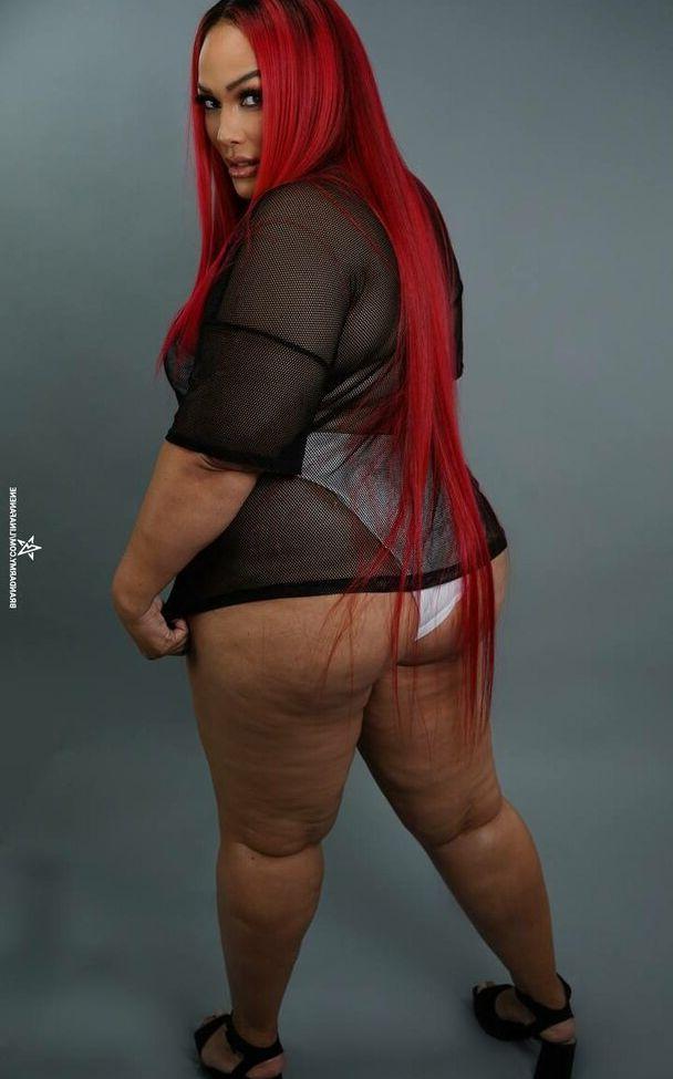 25P Nia Jax nude