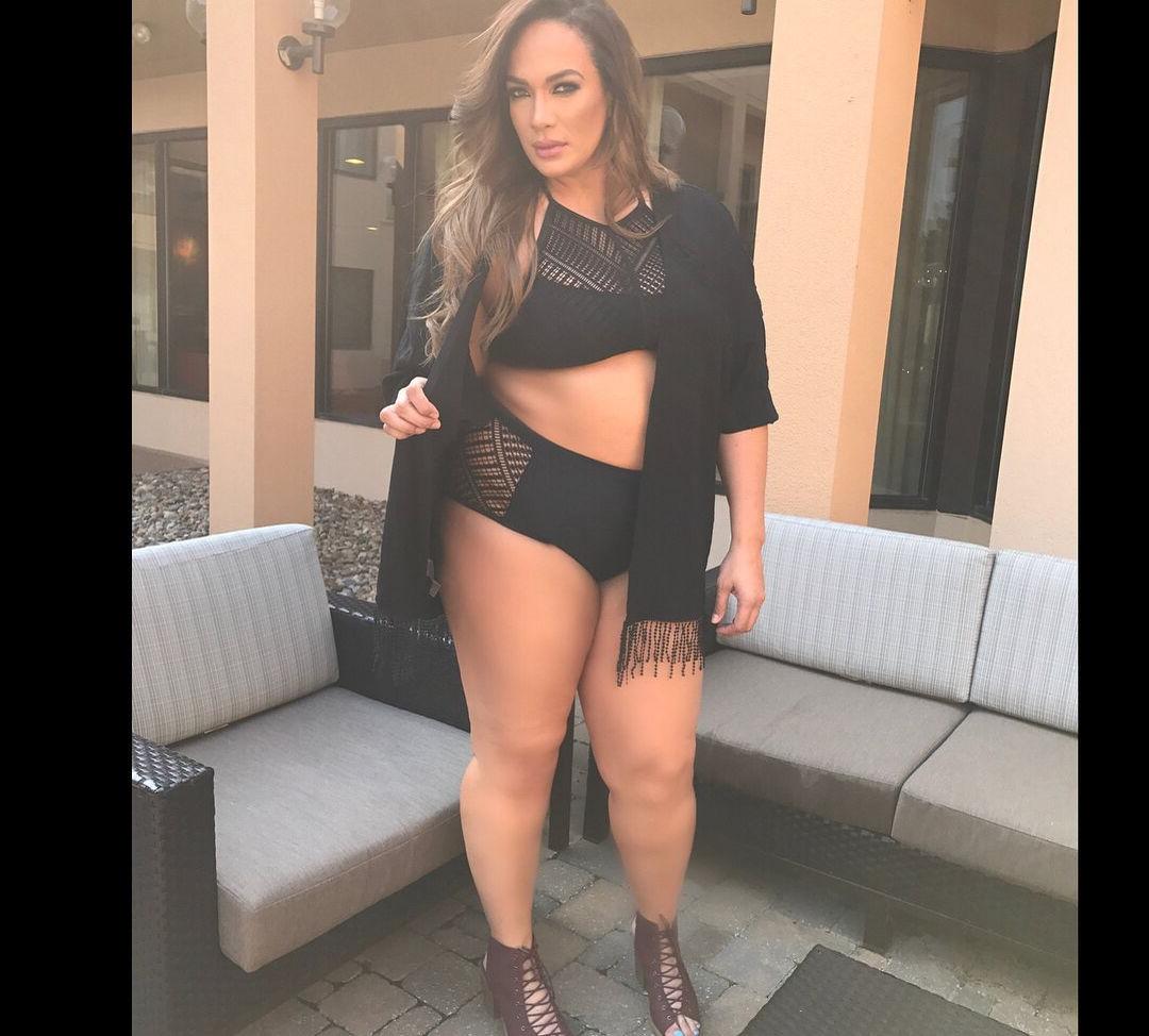 25P Nia Jax nude