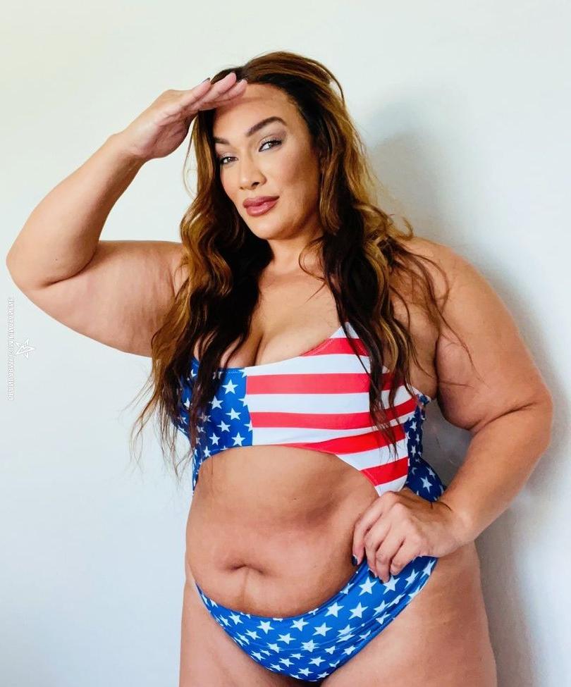 25P Nia Jax nude