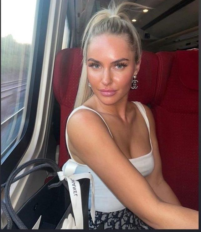 25P Charley Hull nude