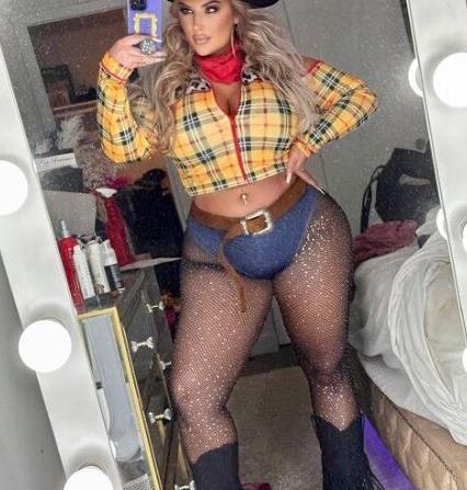 25P Ashley Alexiss nude