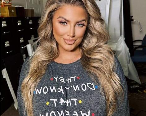 25P Ashley Alexiss nude