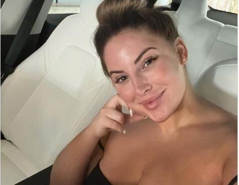 25P Ashley Alexiss nude