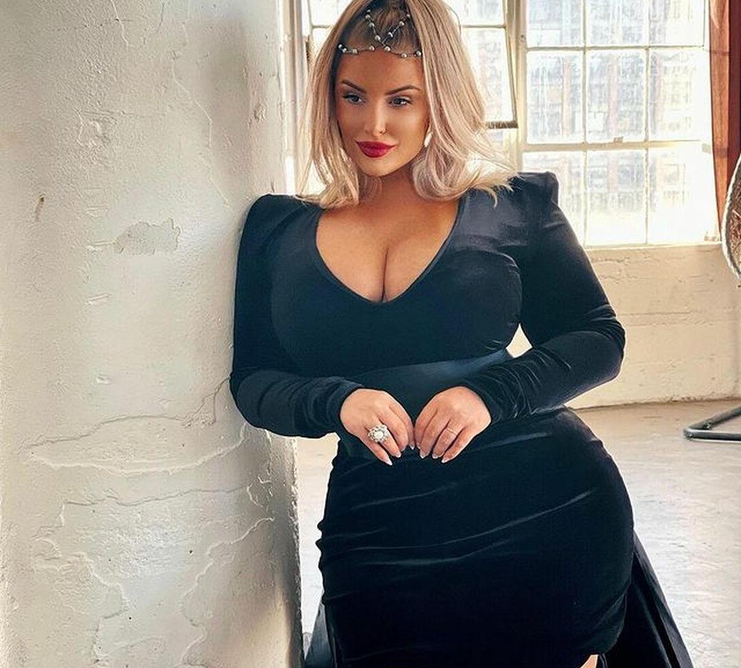25P Ashley Alexiss nude