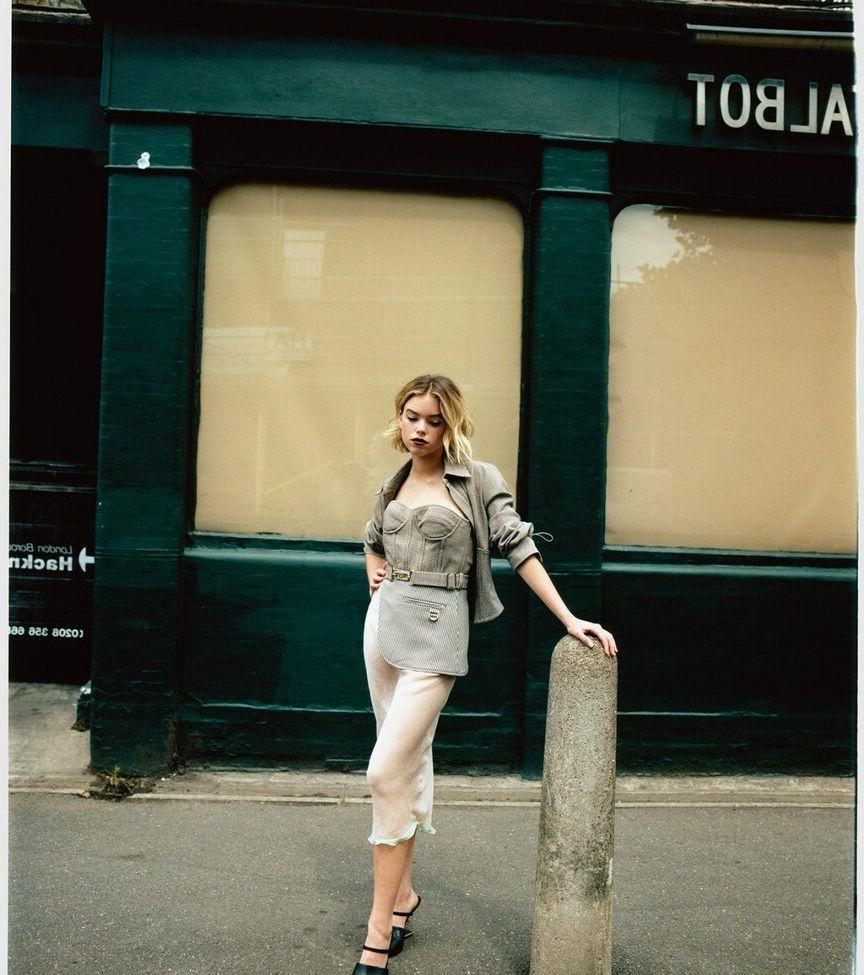 25P Milly Alcock nude