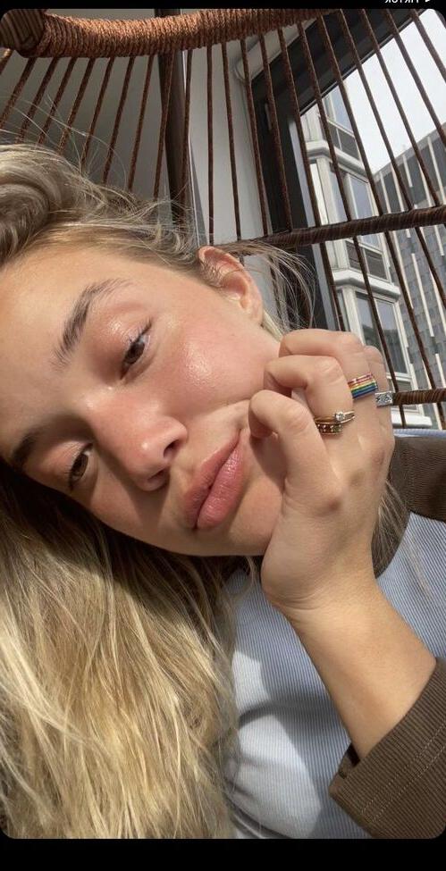 25P Olivia Ponton nude