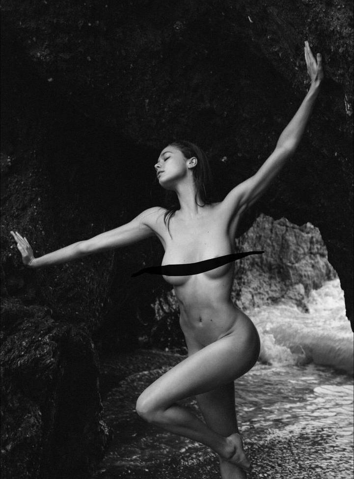 25P Michelle Ellyse Schlaman nude