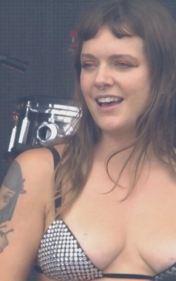 25P Tove Lo nude
