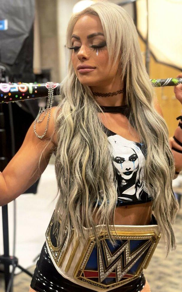 25P Liv Morgan nude