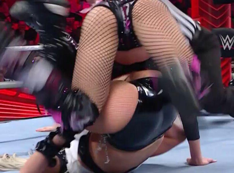 25P Liv Morgan nude