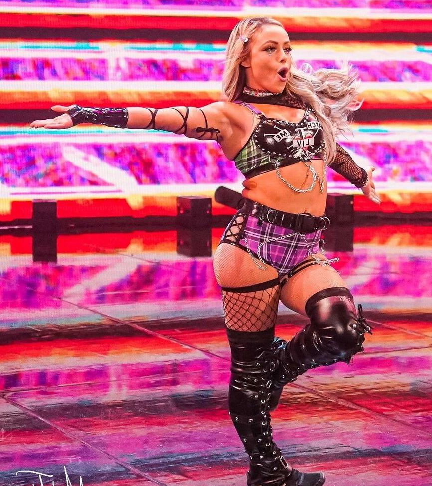 25P Liv Morgan nude