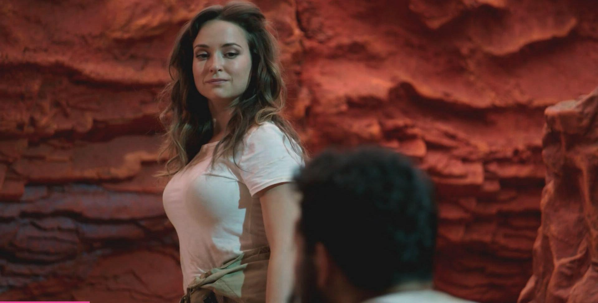 25P Milana Vayntrub nude