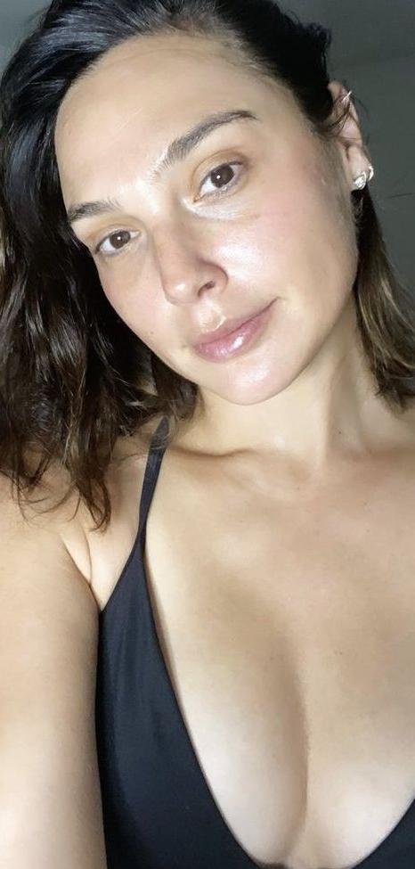25P Gal_gadot nude