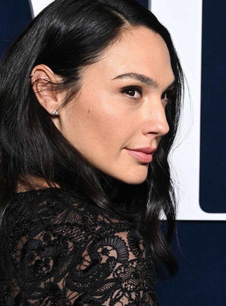 25P Gal_gadot nude