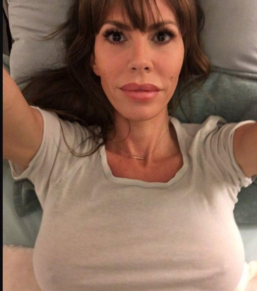 25P Nikki Cox nude