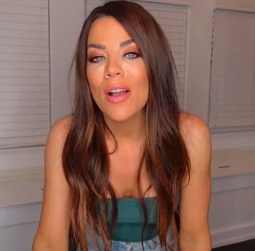 25P Jackie Redmond nude
