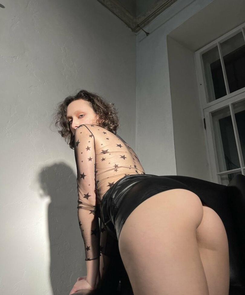 25P Helga Amor nude