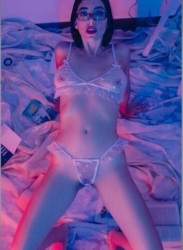 17P Camila Valencia nude