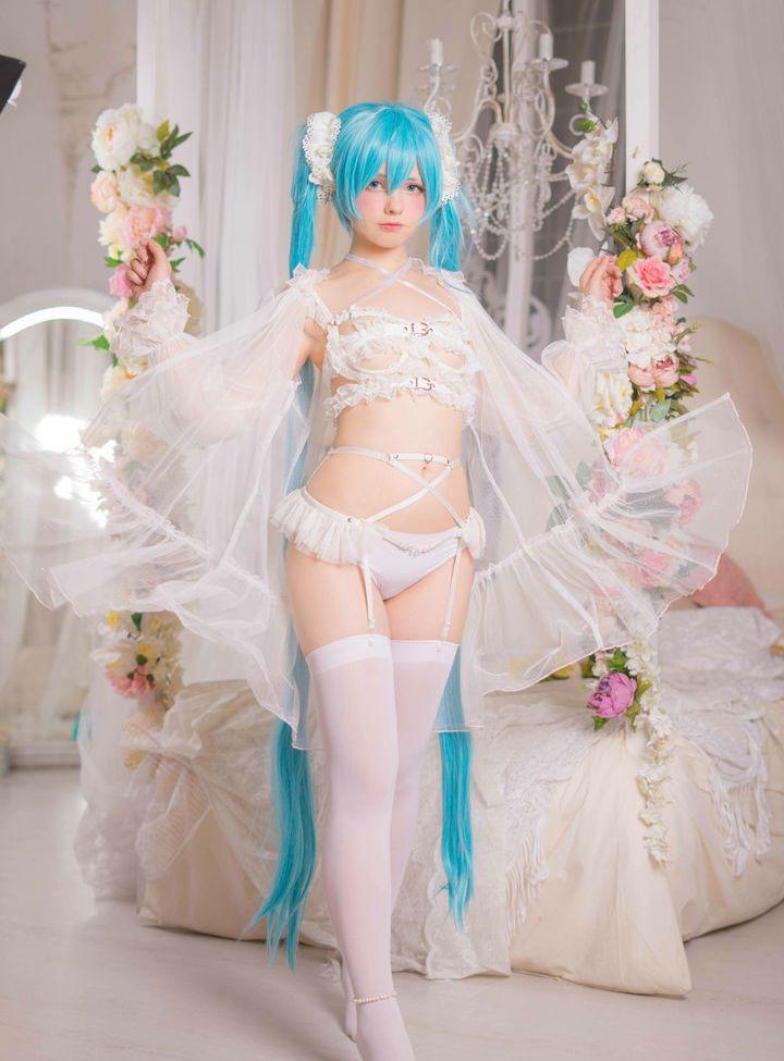 25P Saya Scarlet nude